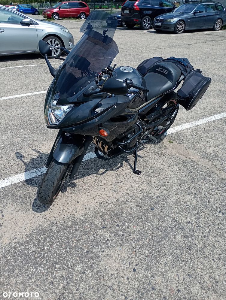 Yamaha XJ - 16