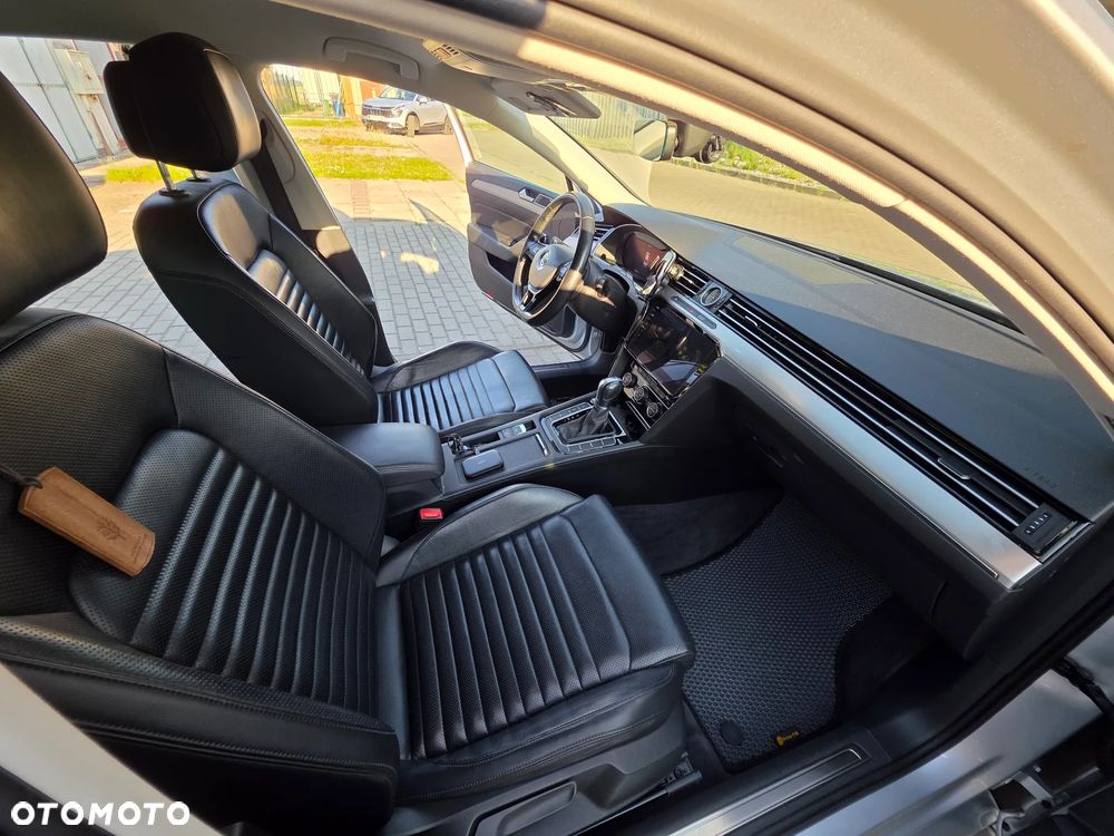 Volkswagen Passat 2.0 TSI 4Mot Highline DSG - 9