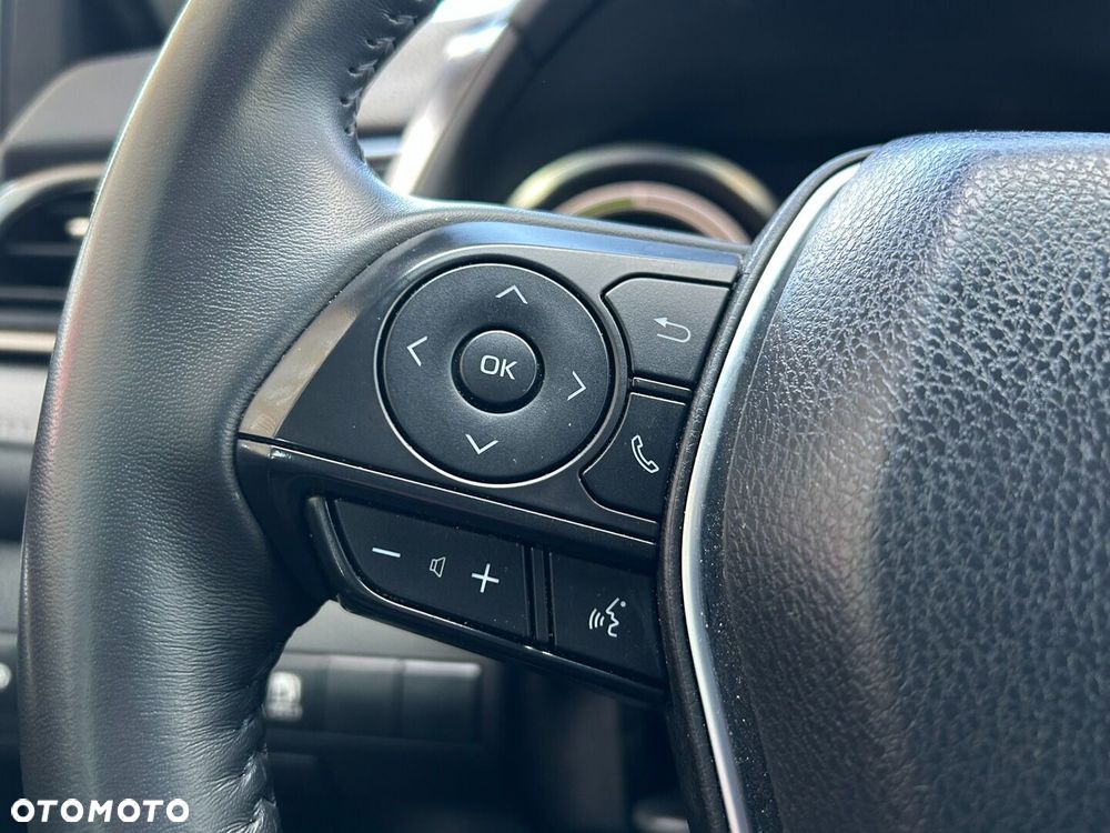 Toyota Camry 2.5 Hybrid Comfort CVT - 25