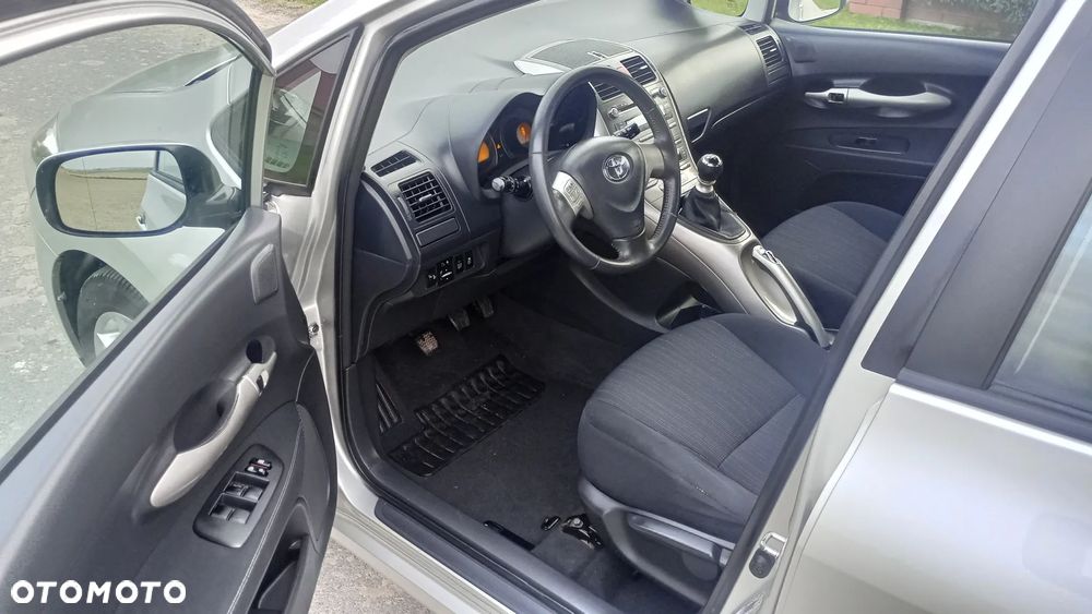 Toyota Auris 1.33 VVT-i - 5