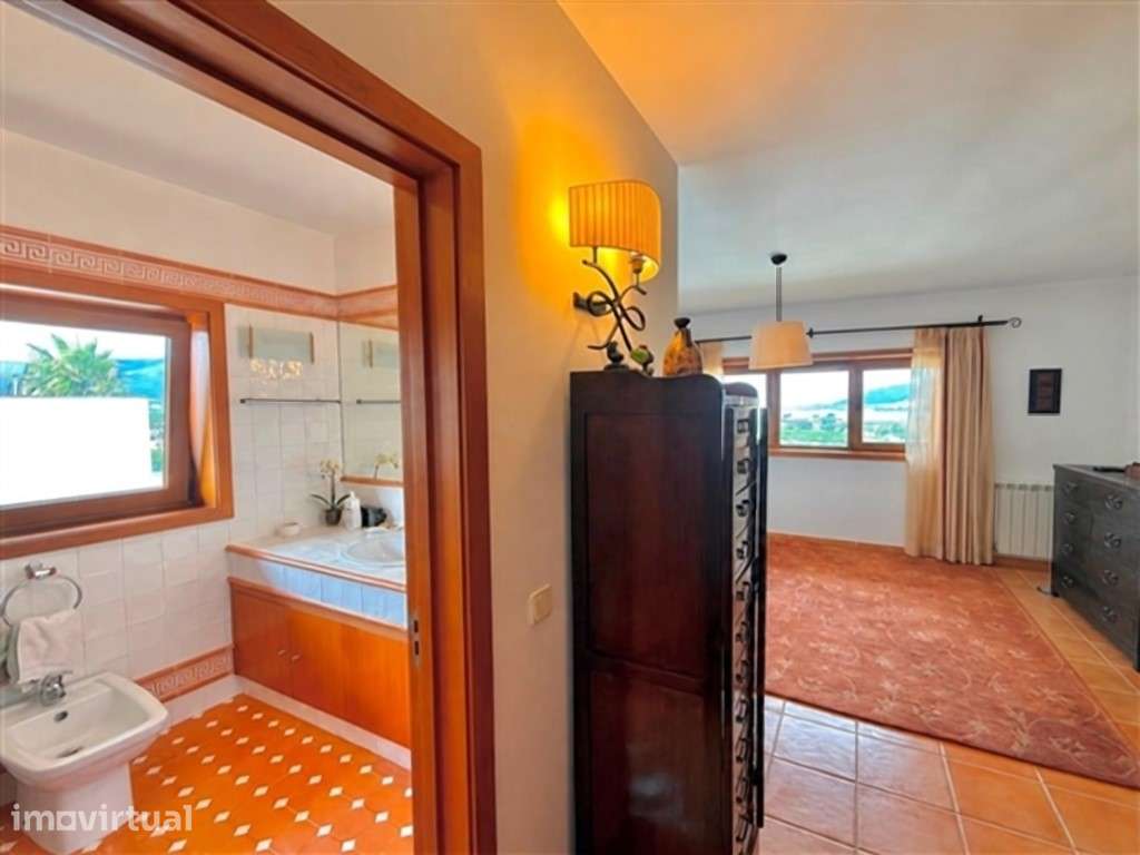 Exclusiva Moradia Independente T4 com Piscina e Lote Adicional | Se... - Grande imagem: 3/20