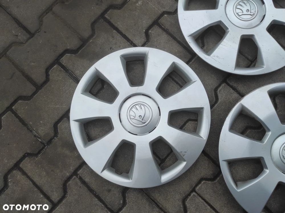 KOŁPAKI KOŁPAK R15 6V0601147 3 SZT SKODA WYSYŁKA !!!!!! - 3
