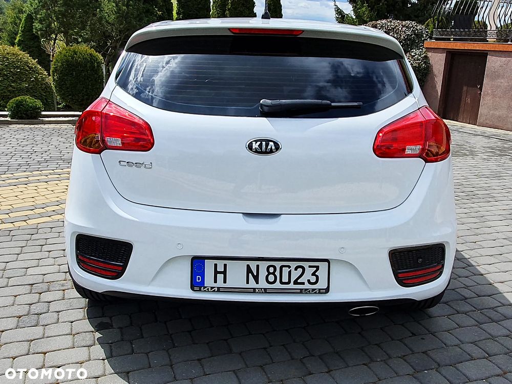Kia Ceed - 8