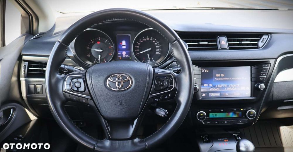 Toyota Avensis - 25