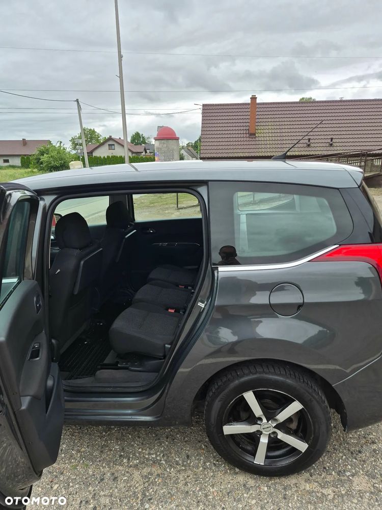Peugeot 5008 - 10
