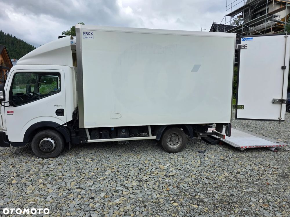 Renault Maxity - 4