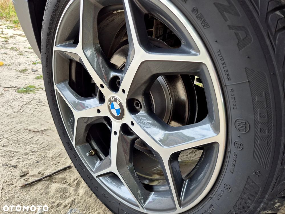 BMW X1 sDrive18d xLine - 25