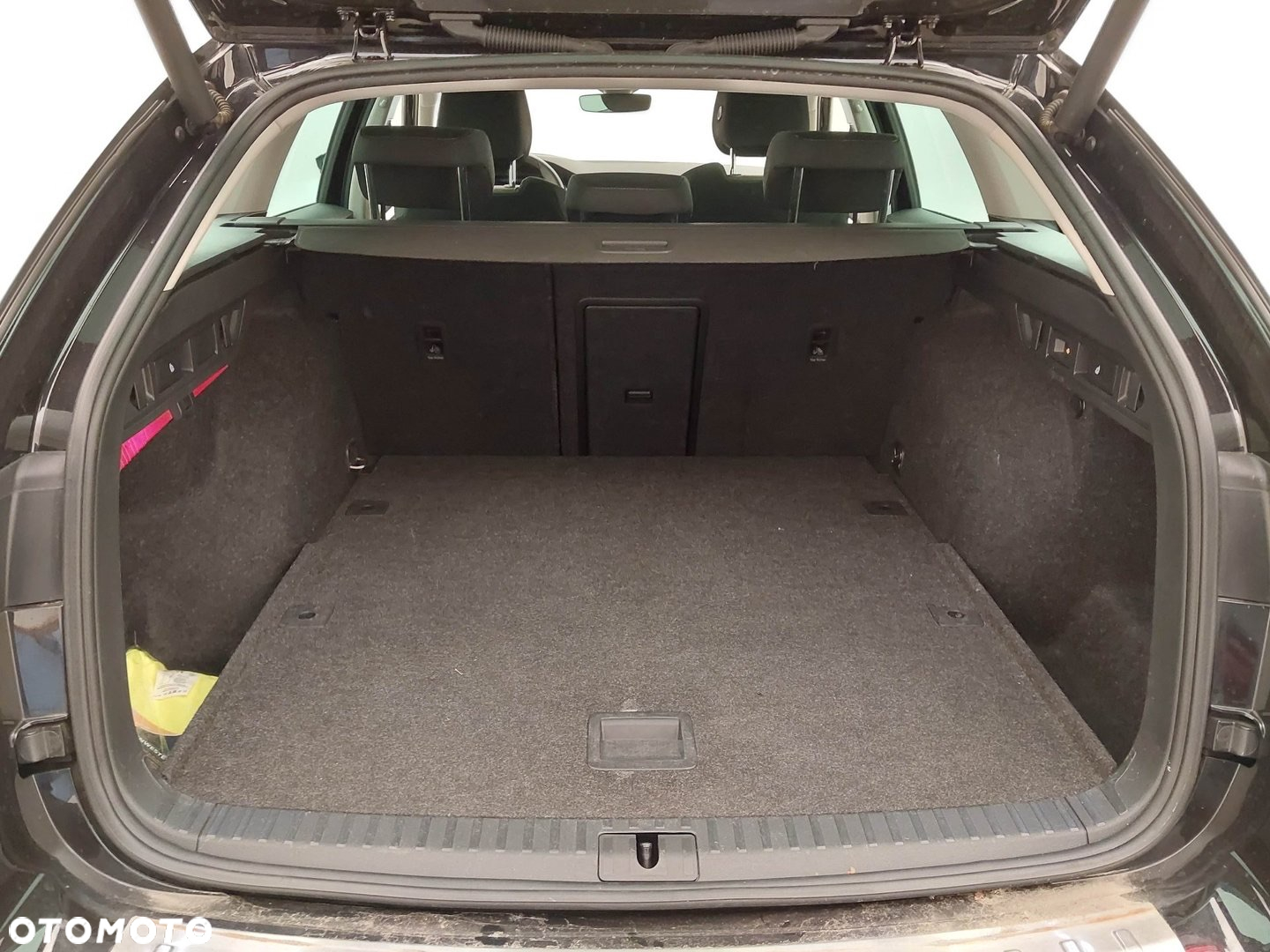 Skoda Octavia Combi 2.0 TDI DSG 4x4 Scout First Edition - 11