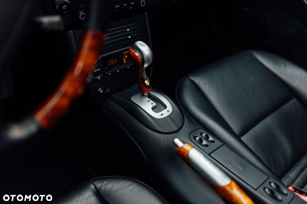 Porsche 911 - 25