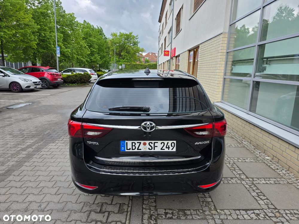 Toyota Avensis - 6