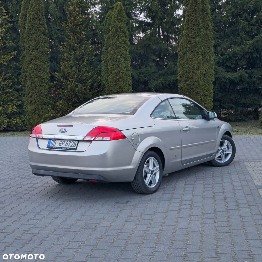 Ford Focus 1.6 16V Fun X - 14