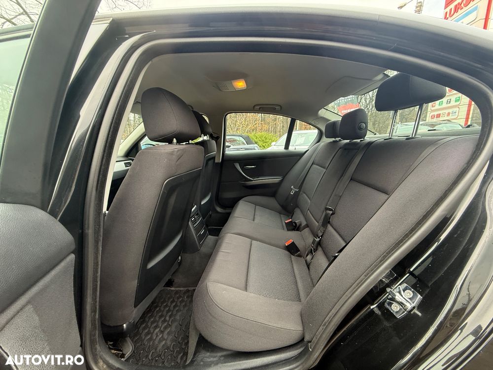 BMW Seria 3 318d - 11