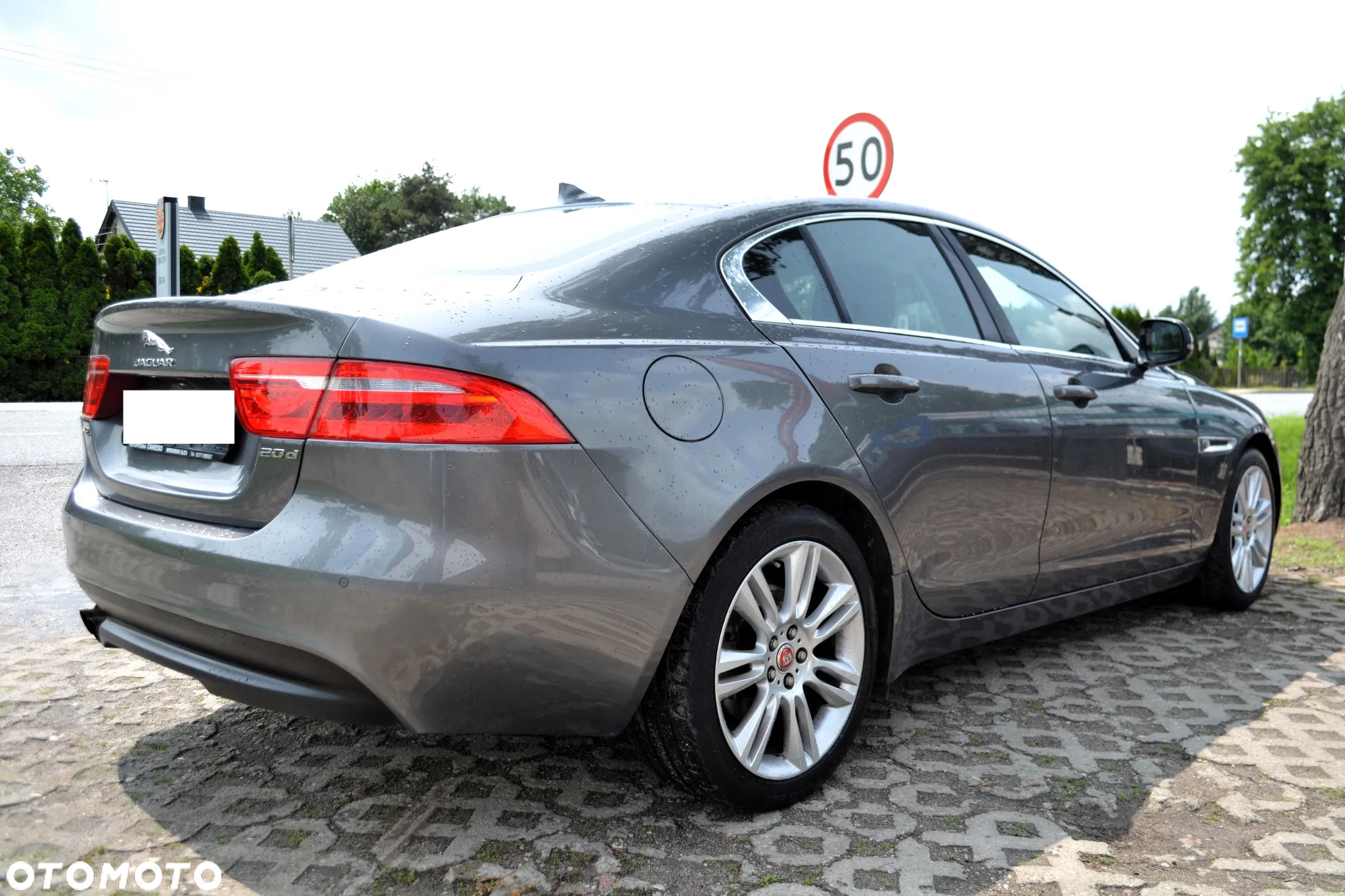 Jaguar XE 20d Prestige - 4