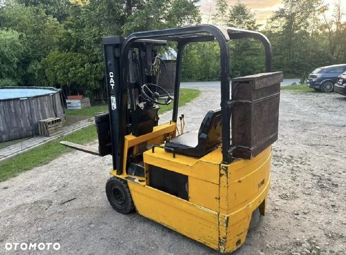 Caterpillar F35 - 14