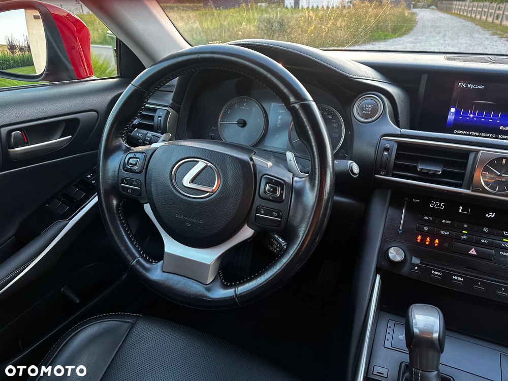 Lexus IS - 30