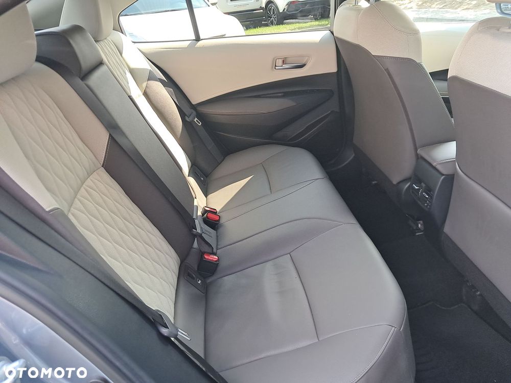 Toyota Corolla 1.6 Executive MS - 27