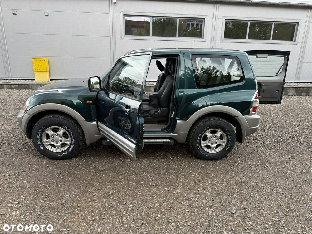 Mitsubishi Pajero - 18