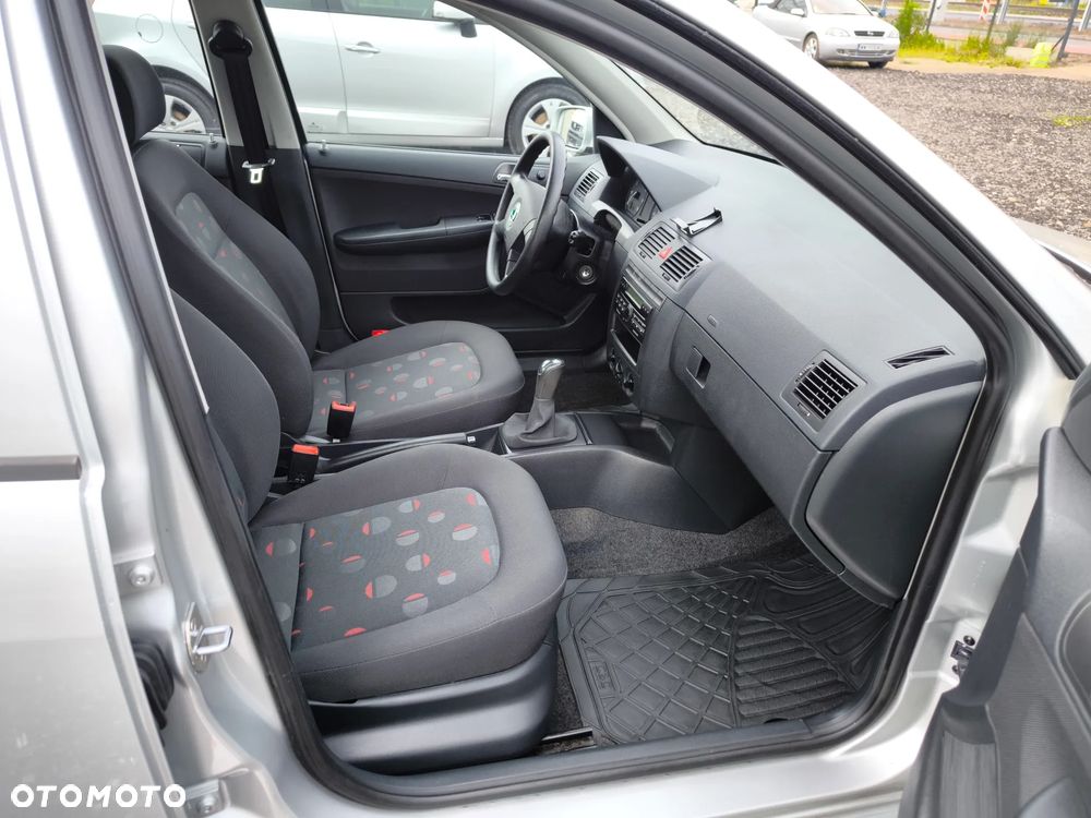 Skoda Fabia 1.4 16V Comfort - 12