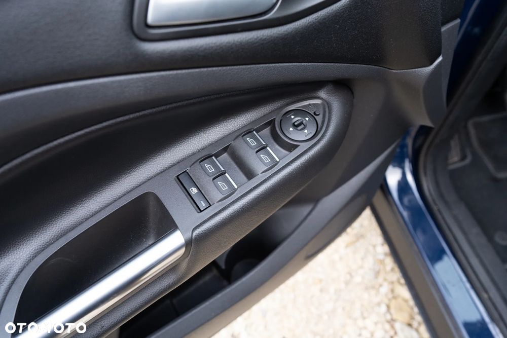 Ford Kuga 1.5 EcoBoost 2x4 Titanium - 18