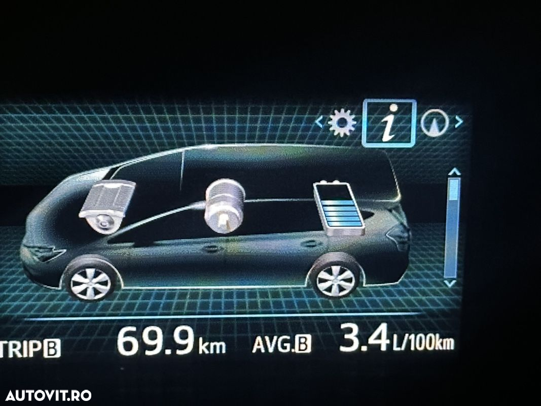 Toyota Prius+ (Hybrid) - 8