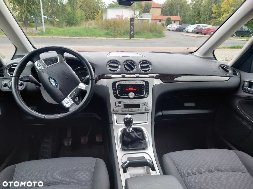 Ford Galaxy 2.0 TDCi Ghia - 12