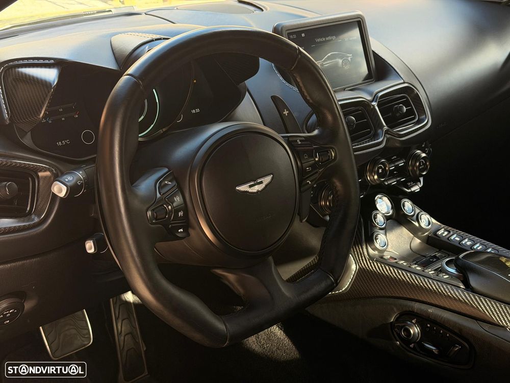 Aston Martin Vantage Coupe 4.0 Twin-Turbo V8 - 31