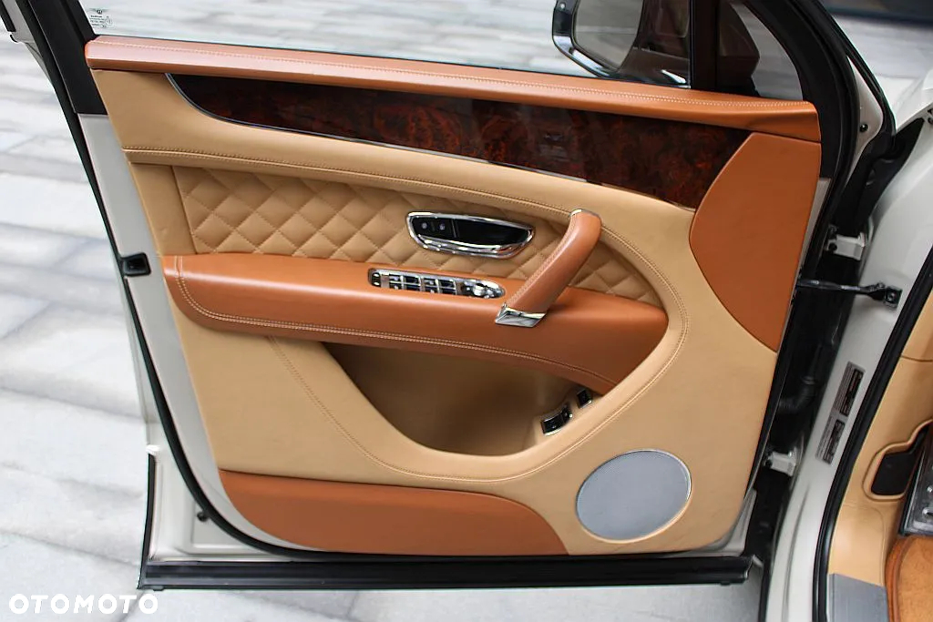 Bentley Bentayga W12 - 13