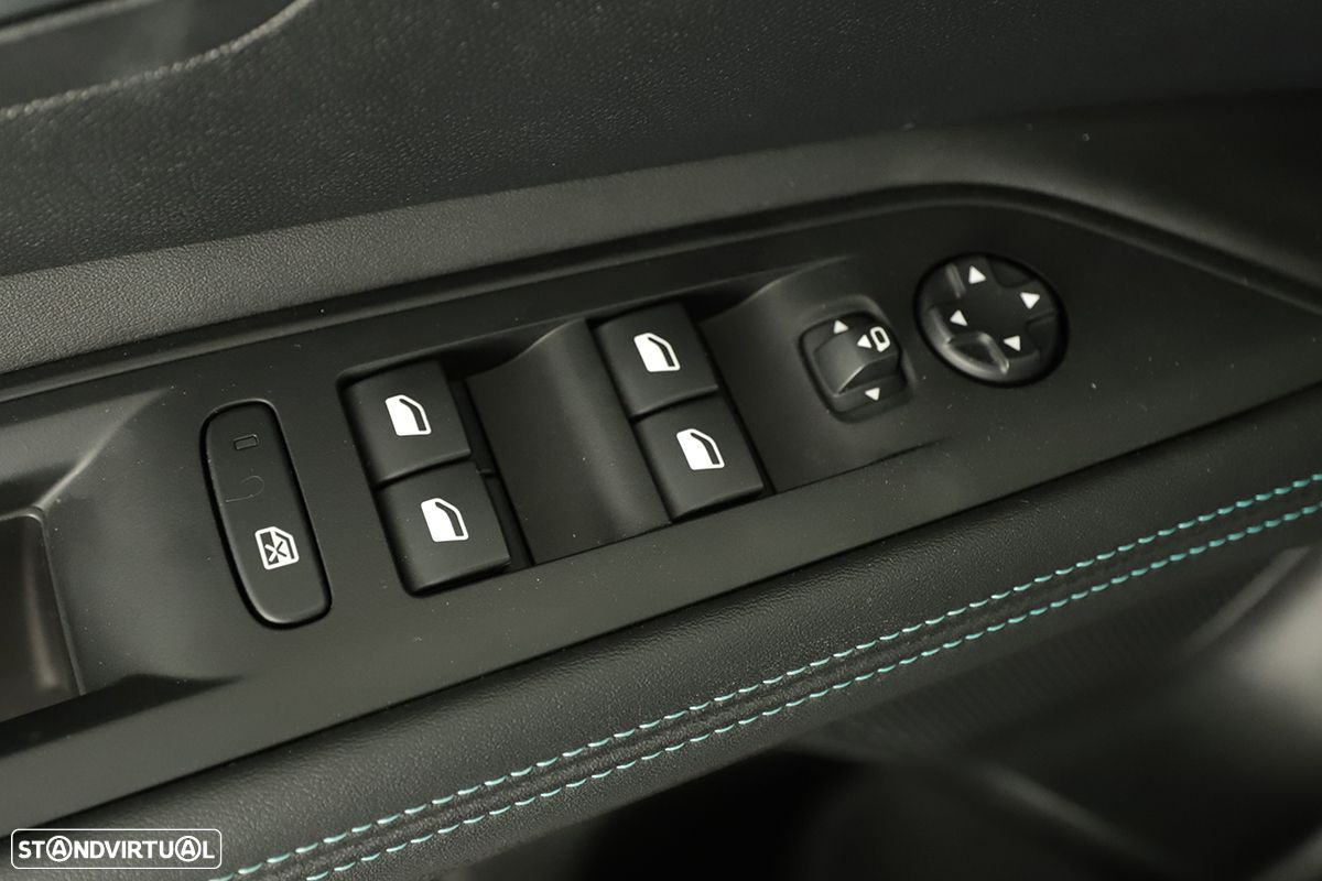 Peugeot 3008 1.2 PureTech Allure Pack - 21