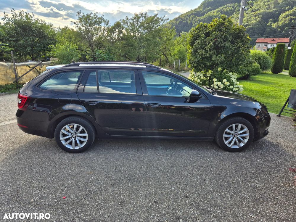Skoda Octavia 1.6 TDI DSG Ambition - 6