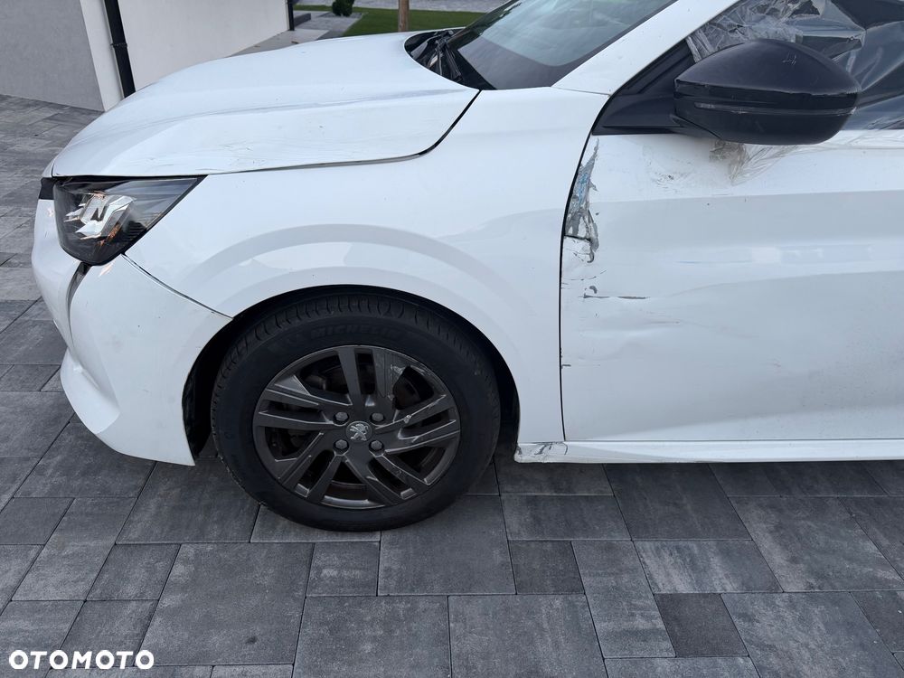 Peugeot 208 - 10