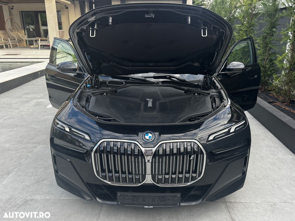 BMW i7 - 14