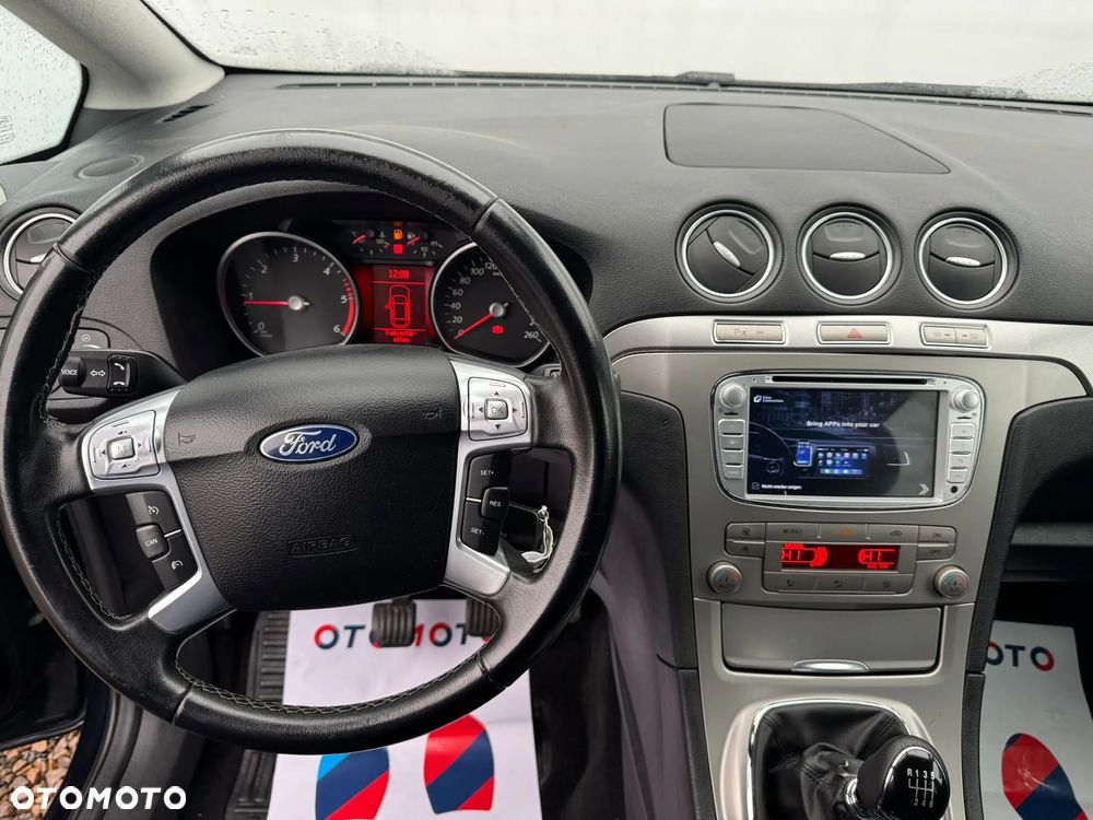 Ford S-Max 2.0 TDCi DPF Ambiente - 13