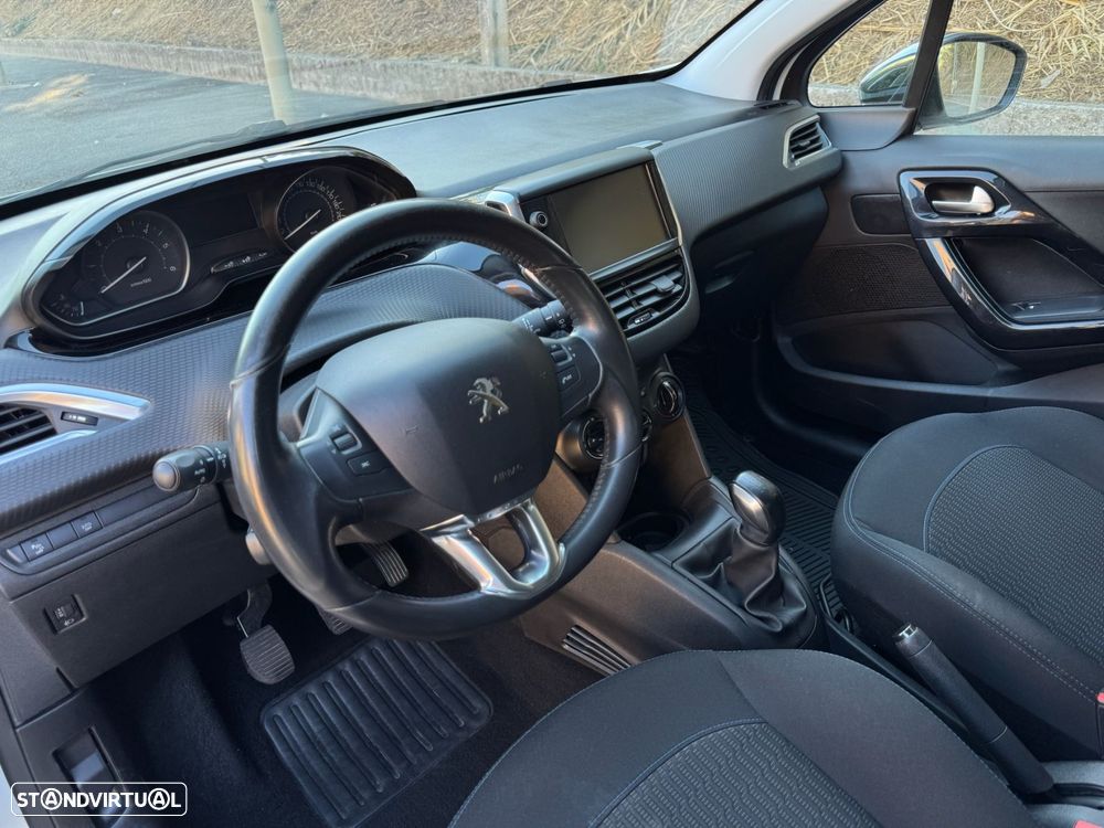 Peugeot 208 1.5 BlueHDi Signature - 9