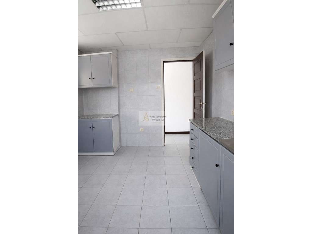 Apartamento T3 com Terraço e Garagem no Centro de Águeda - Grande imagem: 3/24