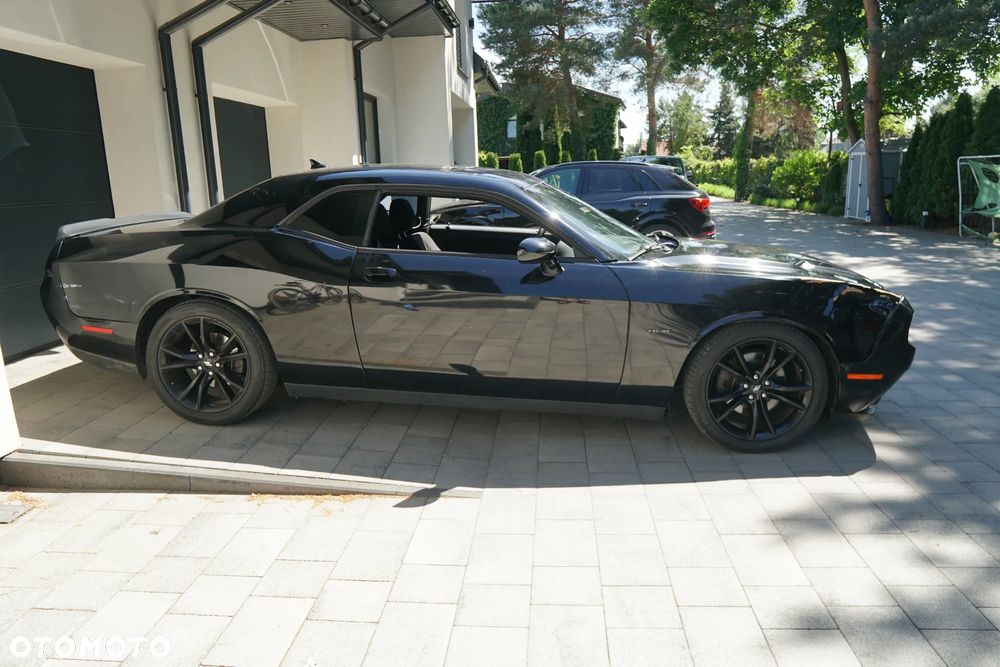 Dodge Challenger - 35