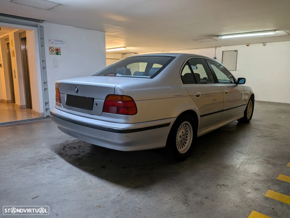 BMW 528 iA - 4
