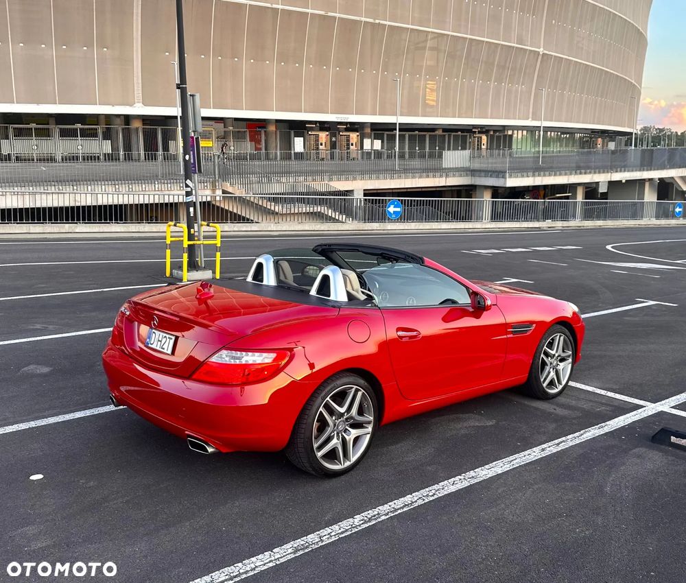 Mercedes-Benz SLK 250 (BlueEFFICIENCY) 7G-TRONIC - 11