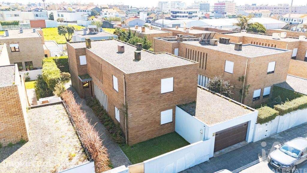 Casa / Villa T6 em Matosinhos e Leça da Palmeira de 275,00 m2 - Grande imagem: 2/30
