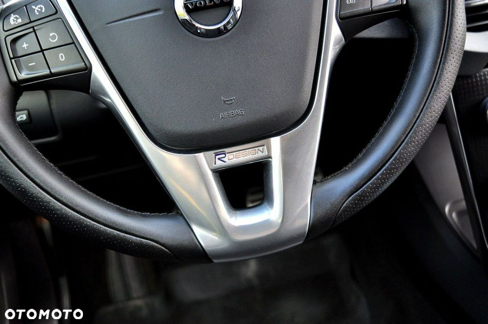 Volvo V40 D2 Drive-E R-Design Momentum - 18