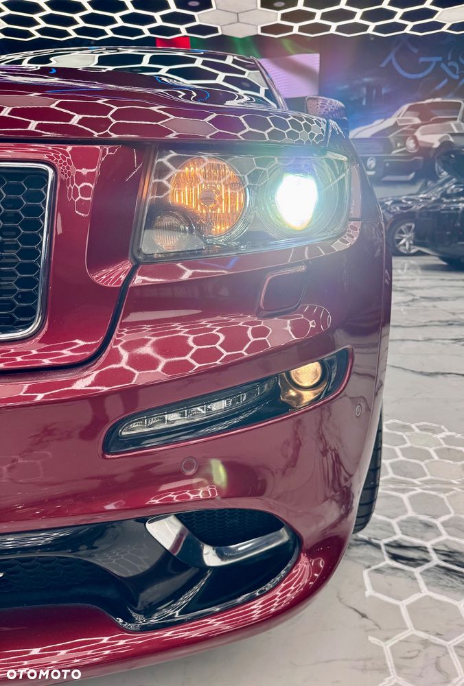 Jeep Grand Cherokee - 16