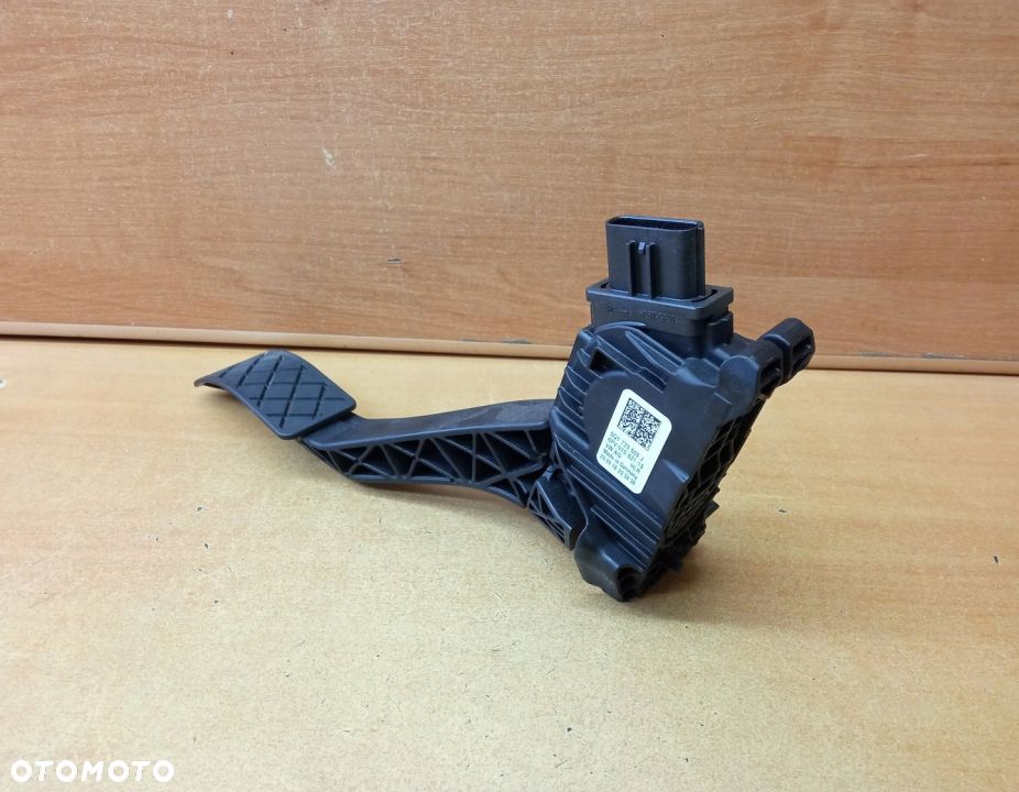 POTENCJOMETR GAZU VW TIGUAN II 5N 5Q1723503J EU - 2