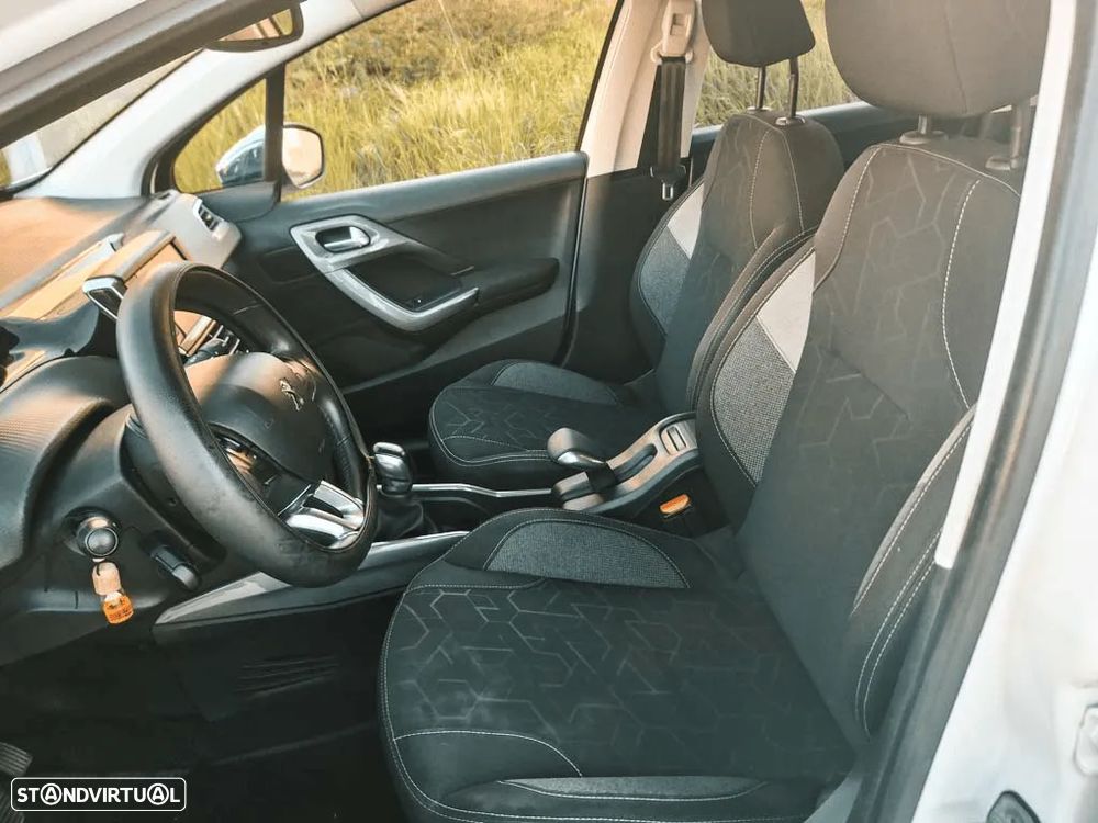 Peugeot 2008 1.2 PureTech Style - 11