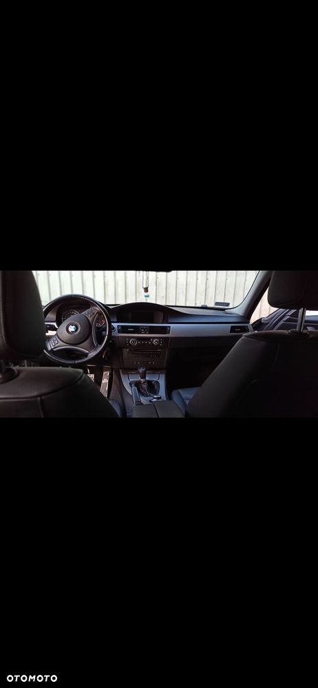 BMW Seria 3 320d - 22