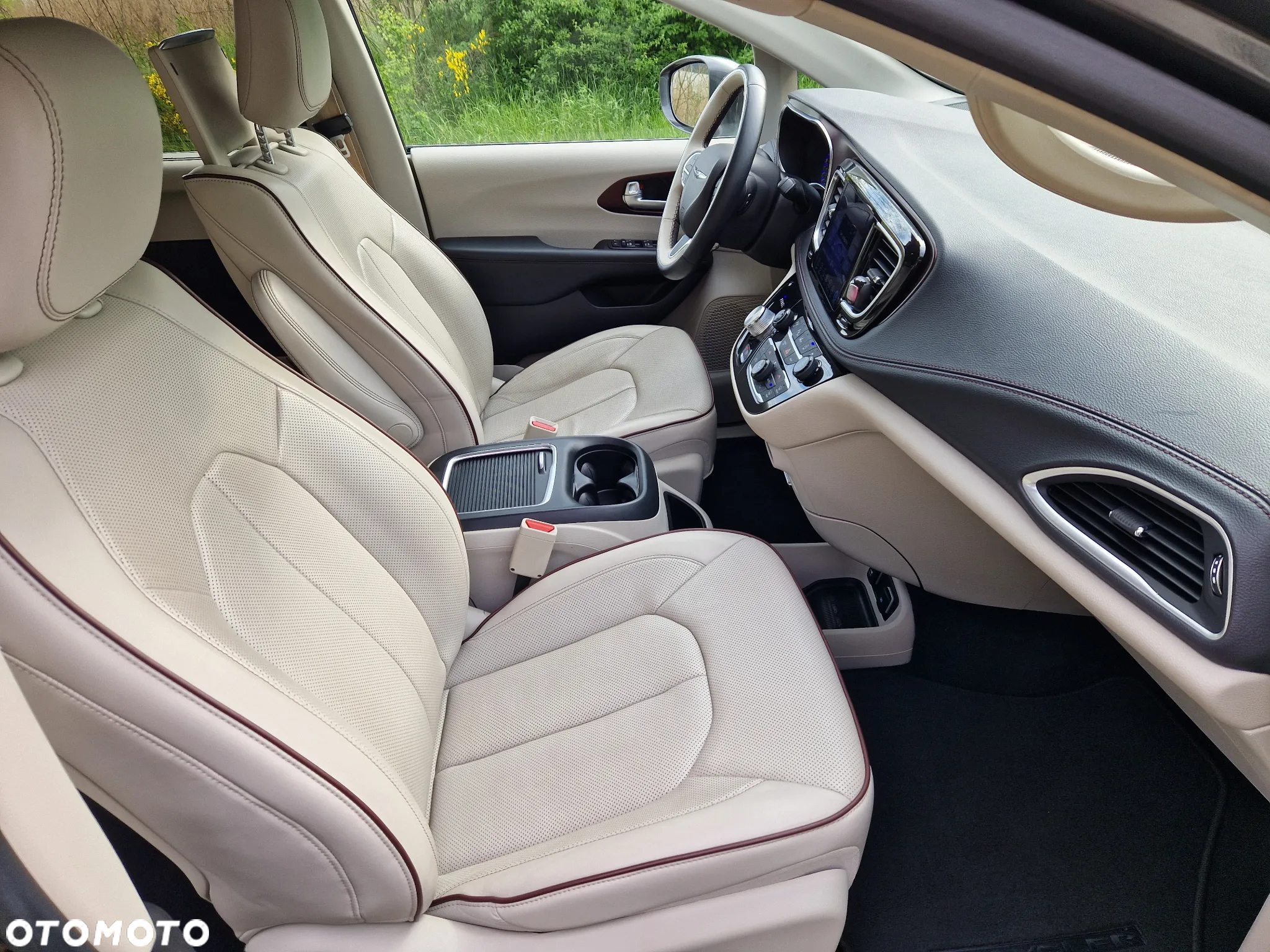 Chrysler Pacifica - 21
