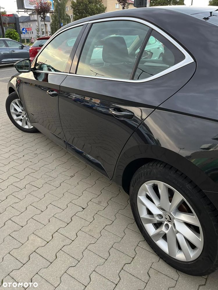 Skoda Superb 2.0 TDI Ambition DSG - 8
