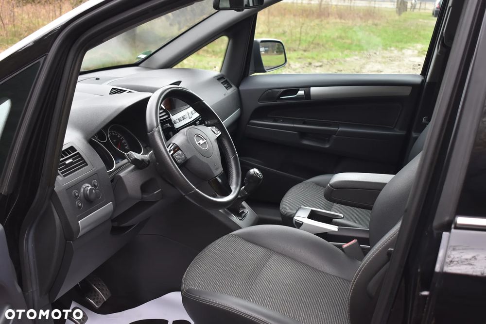 Opel Zafira 1.8 Sport - 22