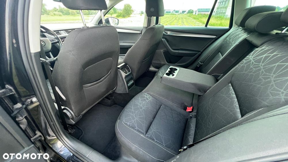 Skoda Octavia 2.0 TDI SCR Clever DSG - 15