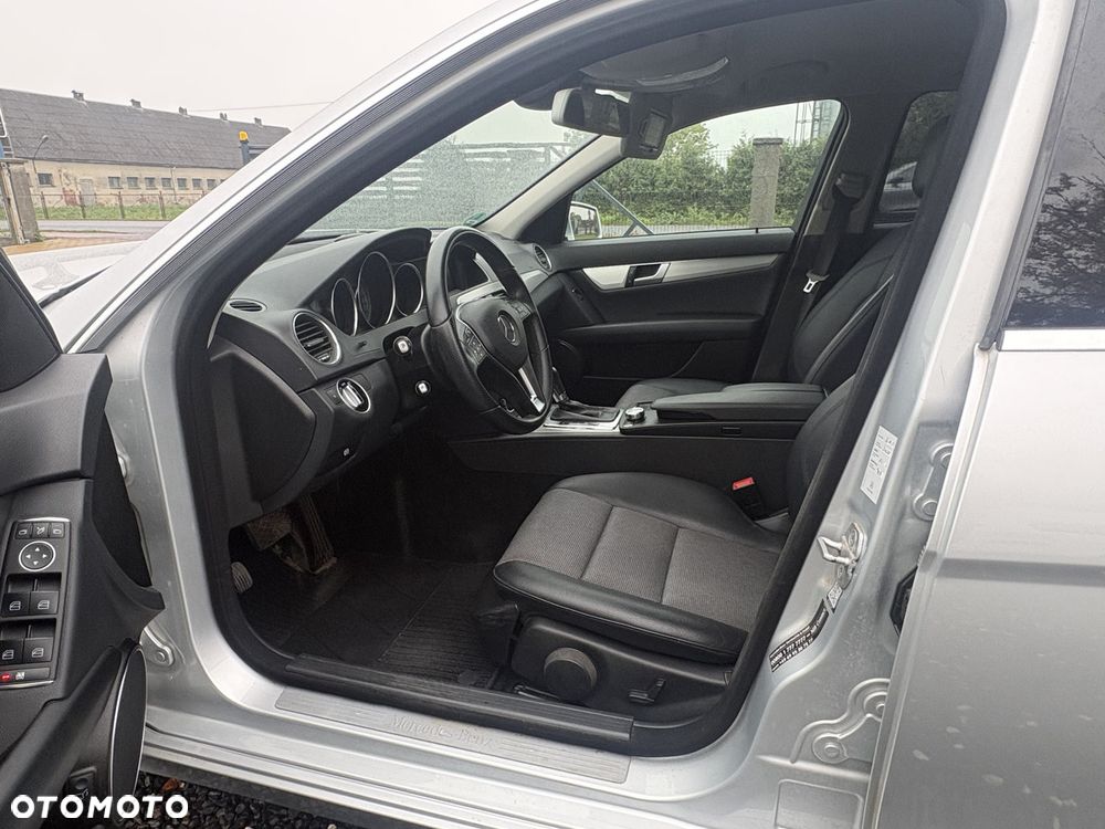 Mercedes-Benz Klasa C 200 (BlueEFFICIENCY) 7G-TRONIC Avantgarde - 9