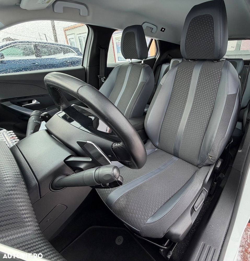 Peugeot 2008 1.5 BlueHDI EAT8 STT GT Pack - 23