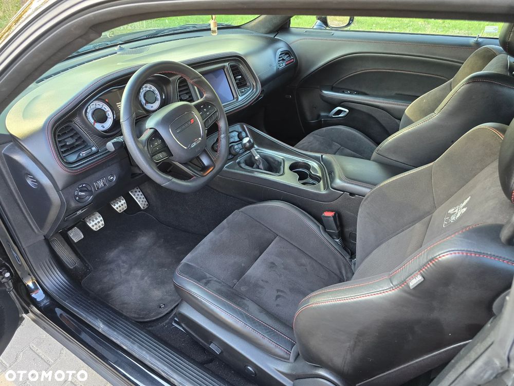 Dodge Challenger ver-6-4-scat-pack-widebody - 10